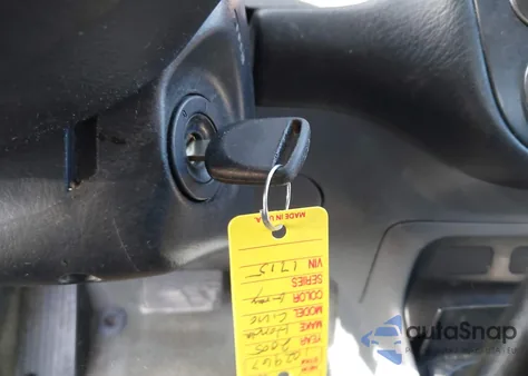 2005 Honda Civic Lx from USA, damaged, VIN 2HGES16615H601715